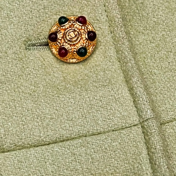 Chanel jacket - Picture 6 of 6